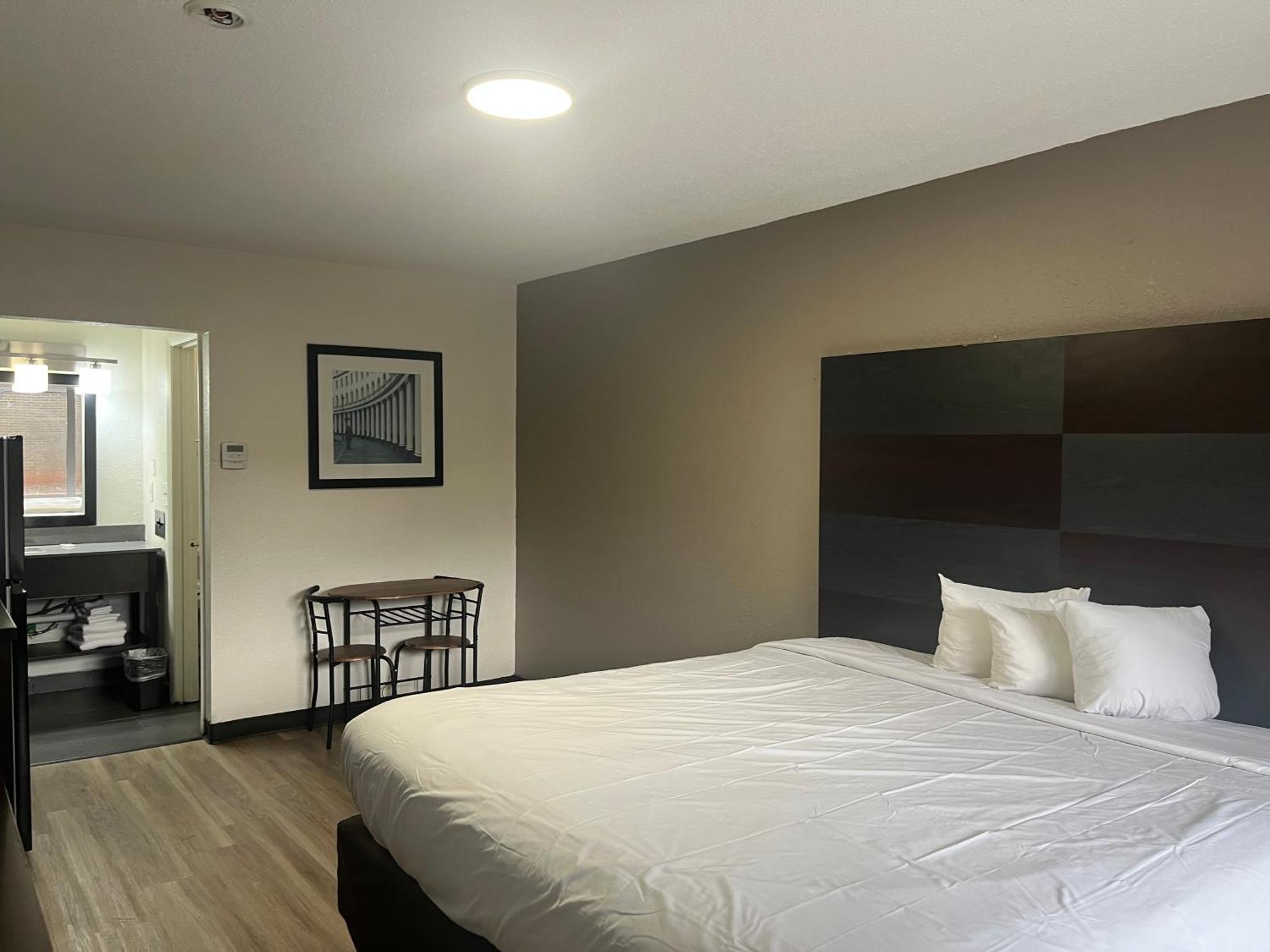 Motel 6 Charlotte, Nc - Airport South Εξωτερικό φωτογραφία