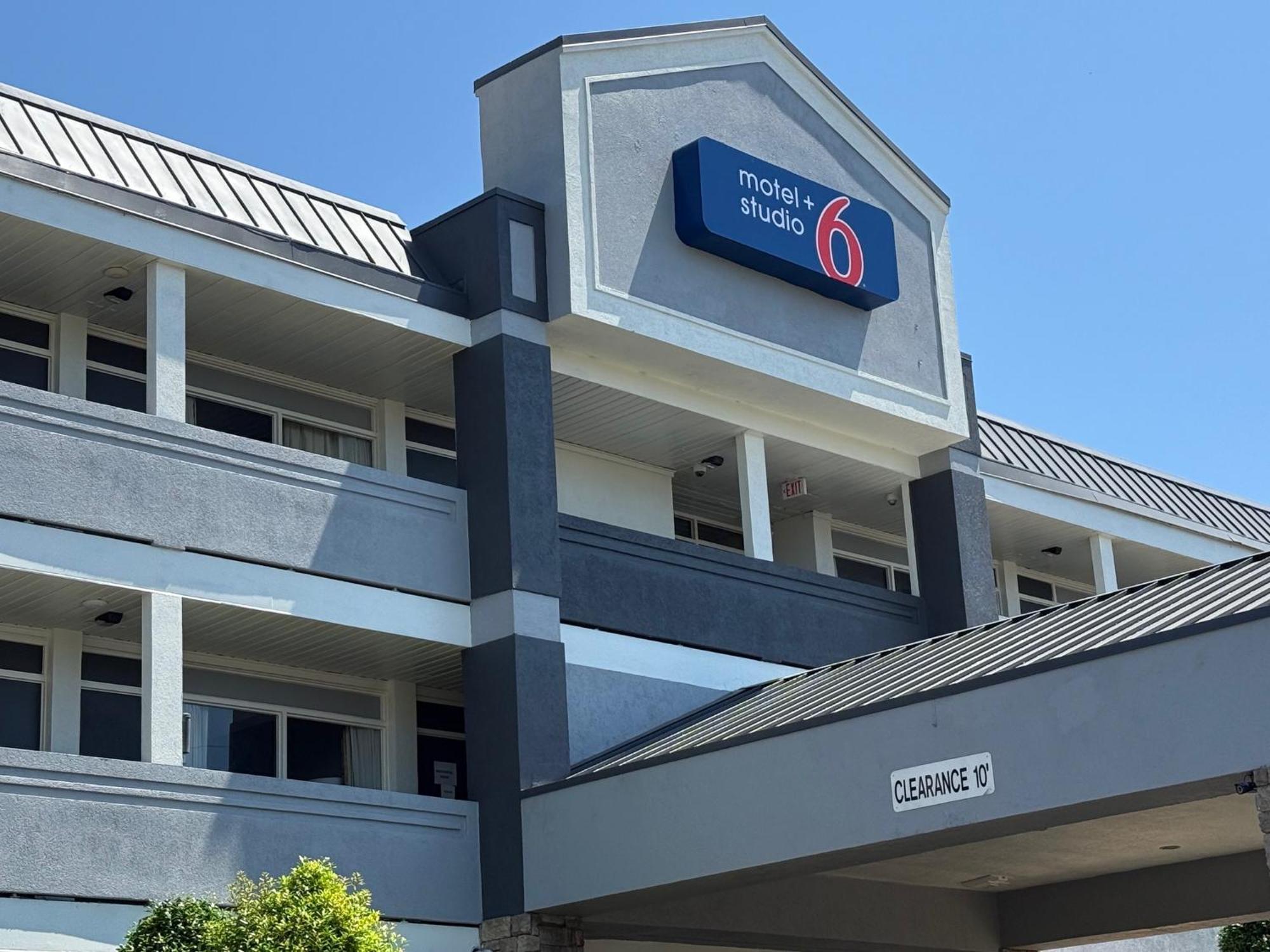 Motel 6 Charlotte, Nc - Airport South Εξωτερικό φωτογραφία