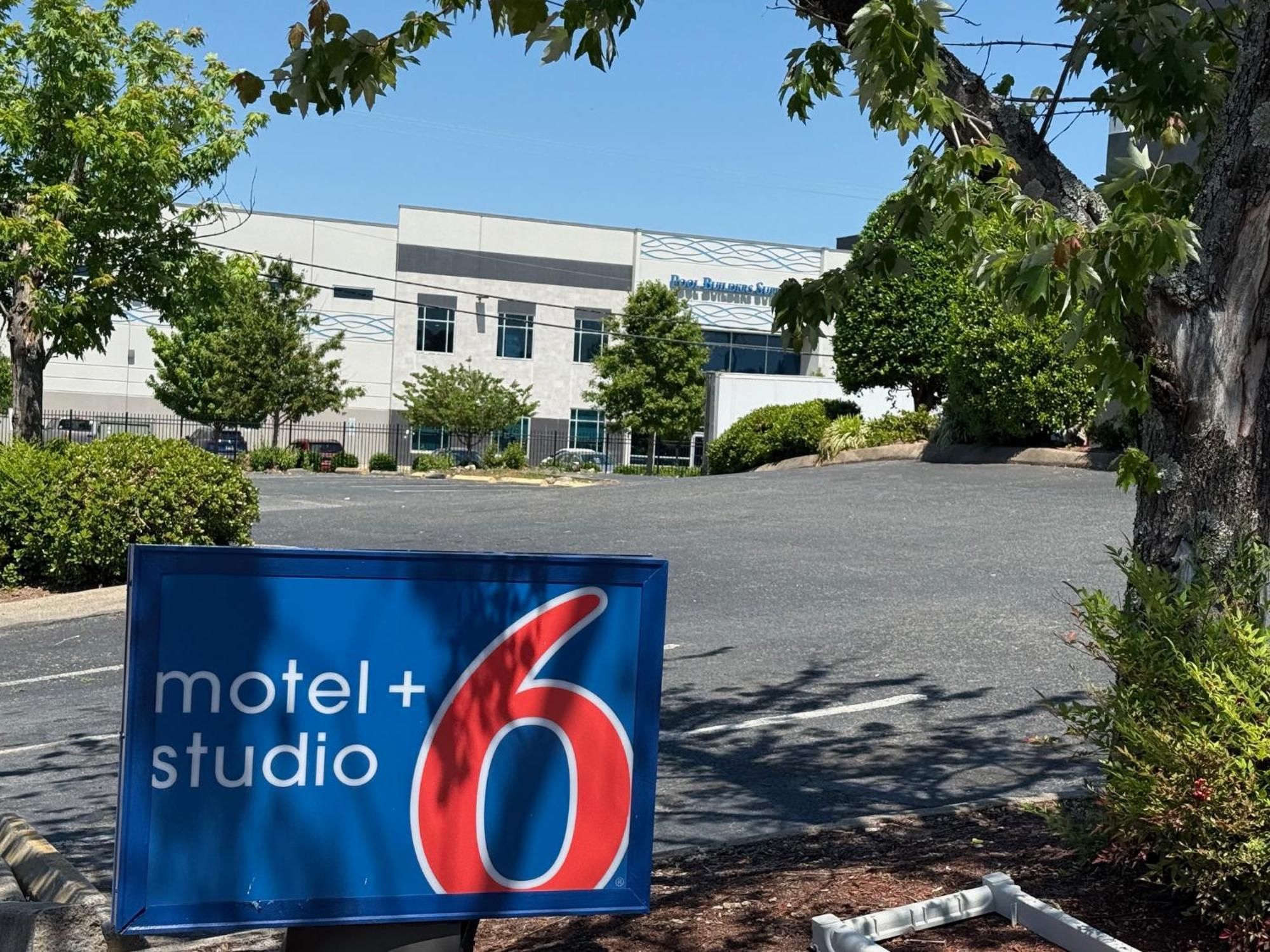 Motel 6 Charlotte, Nc - Airport South Εξωτερικό φωτογραφία